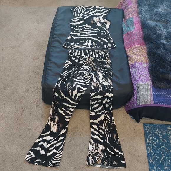 Cache animal print set, top and bottom, size Medium! - Picture 3 of 8